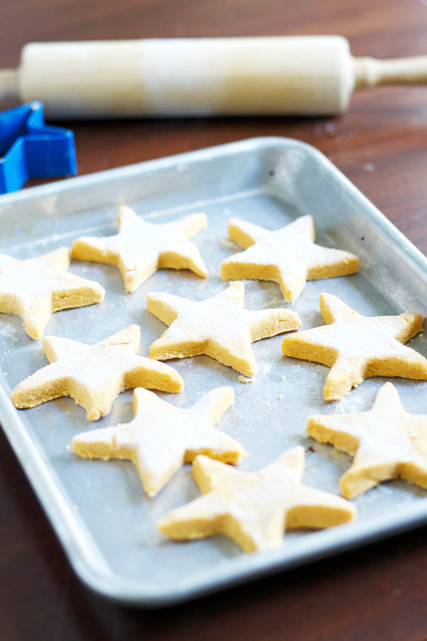 Cookies on the cookie sheet.