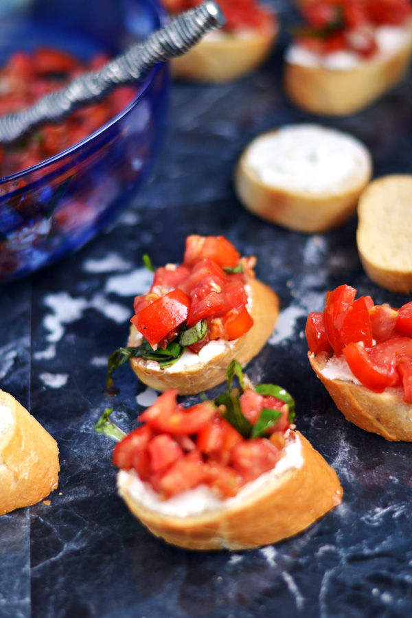 GOATS CHEESE BRUSCHETTA AMBS LOVES FOOD