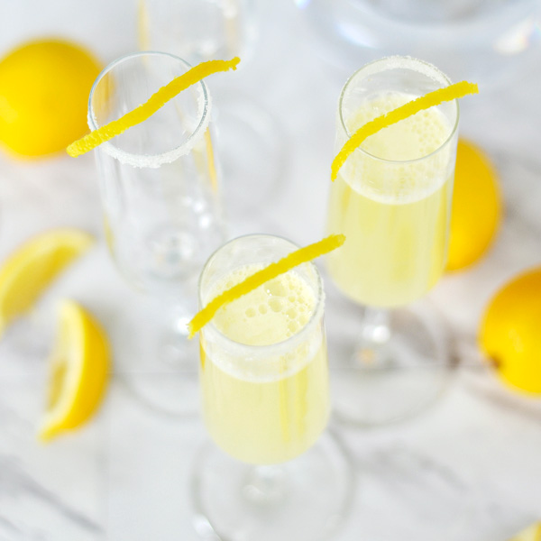 https://www.ambslovesfood.com/wp-content/uploads/2018/01/SPARKLING-LEMON-DROP-MARTINI-THUMB.jpg