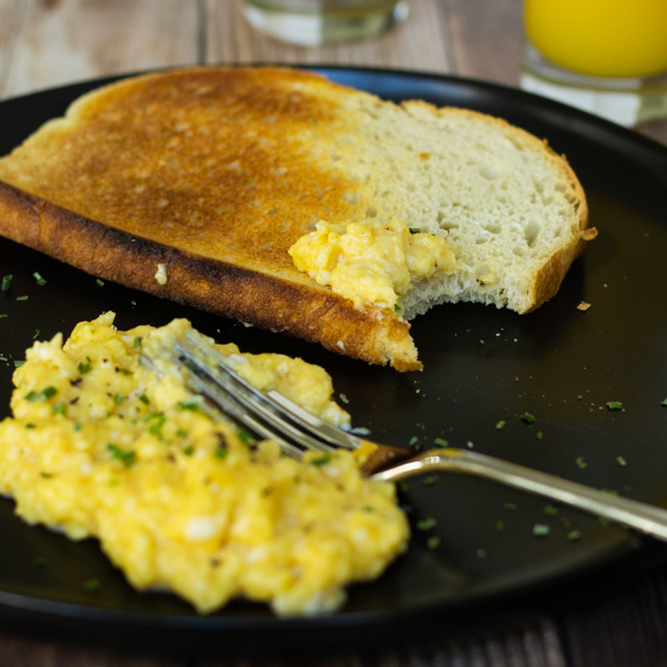 https://www.ambslovesfood.com/wp-content/uploads/2018/11/SOFT-SCRAMBLED-EGGS_thumb-1-of-1.jpg