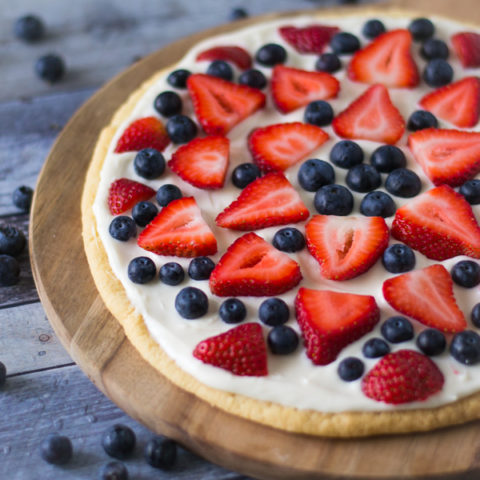 FRESH FRUIT PIZZA – AMBS LOVES FOOD